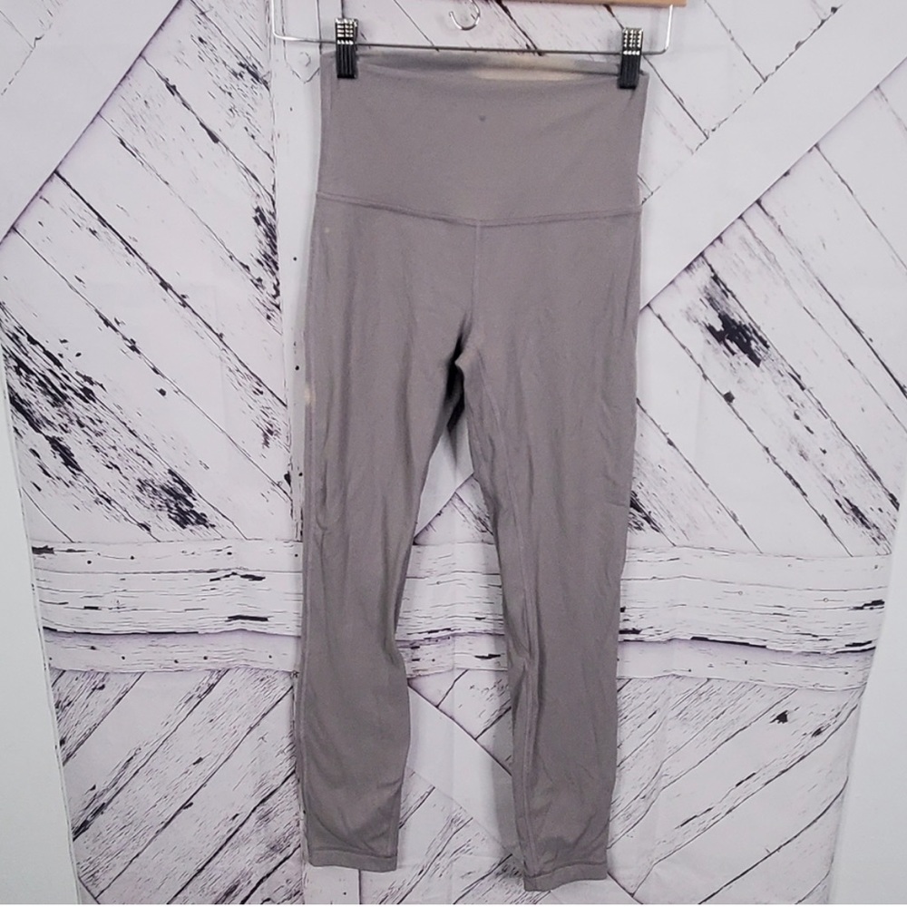 Flawed Lululemon Align 25"  HR Leggings size 4